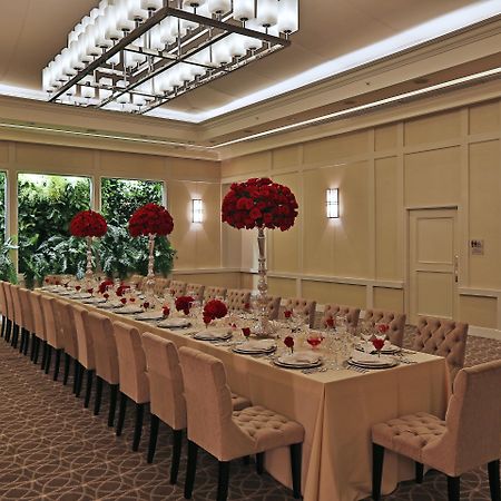 Bristol Panama, A Registry Collection Hotel Exteriör bild A long table set for a banquet