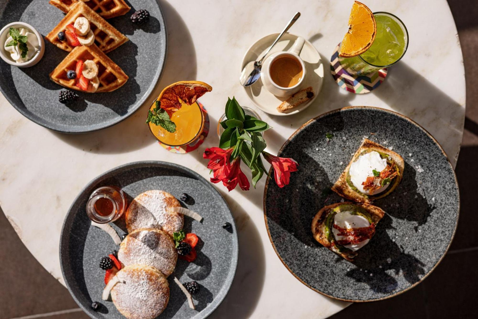 Bristol Panama, A Registry Collection Hotel Exteriör bild Breakfast at the Hotel
