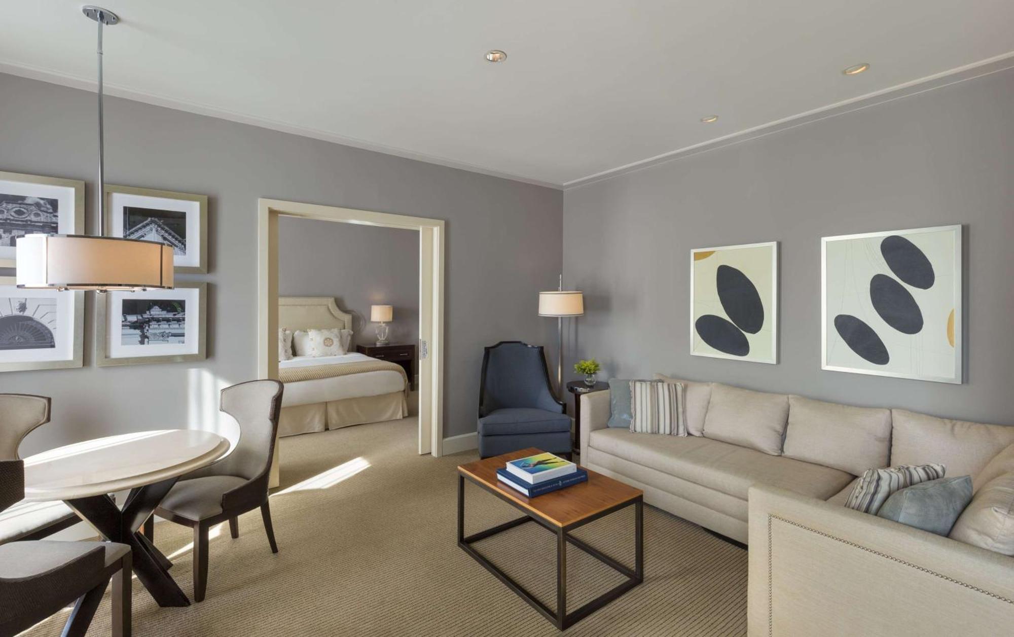 Bristol Panama, A Registry Collection Hotel Exteriör bild A typical suite at the Ritz-Carlton