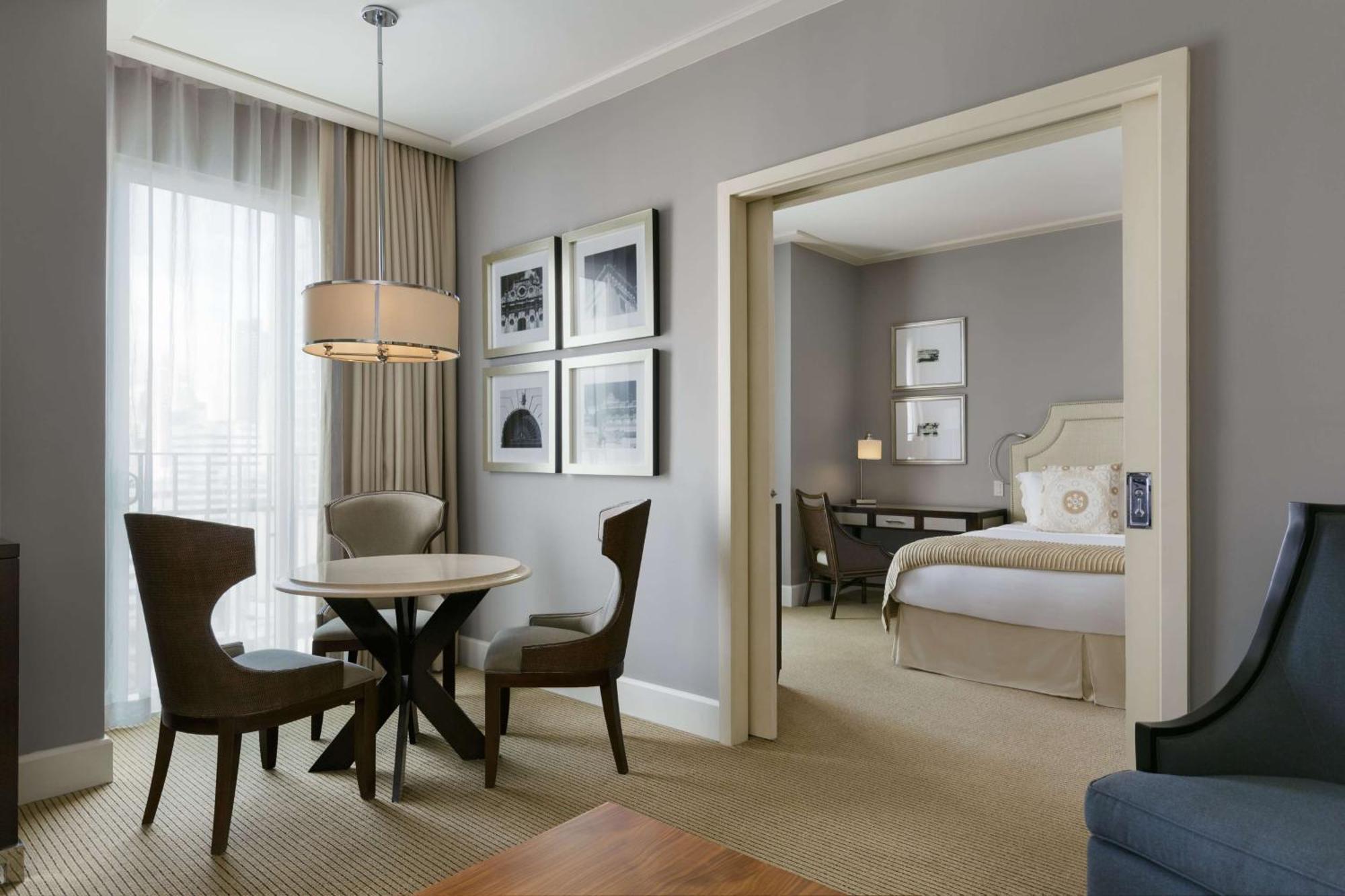 Bristol Panama, A Registry Collection Hotel Exteriör bild A suite at the Four Seasons Hotel