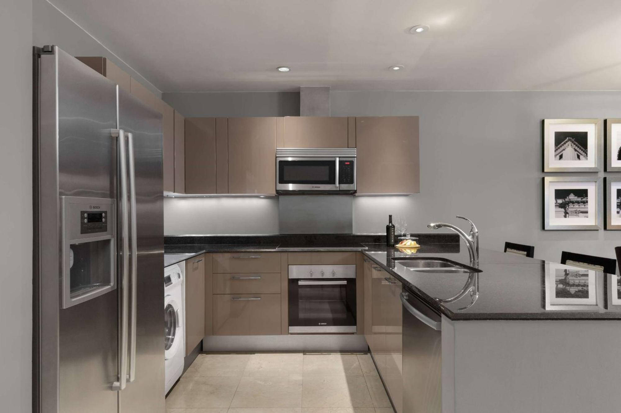 Bristol Panama, A Registry Collection Hotel Exteriör bild A typical kitchen
