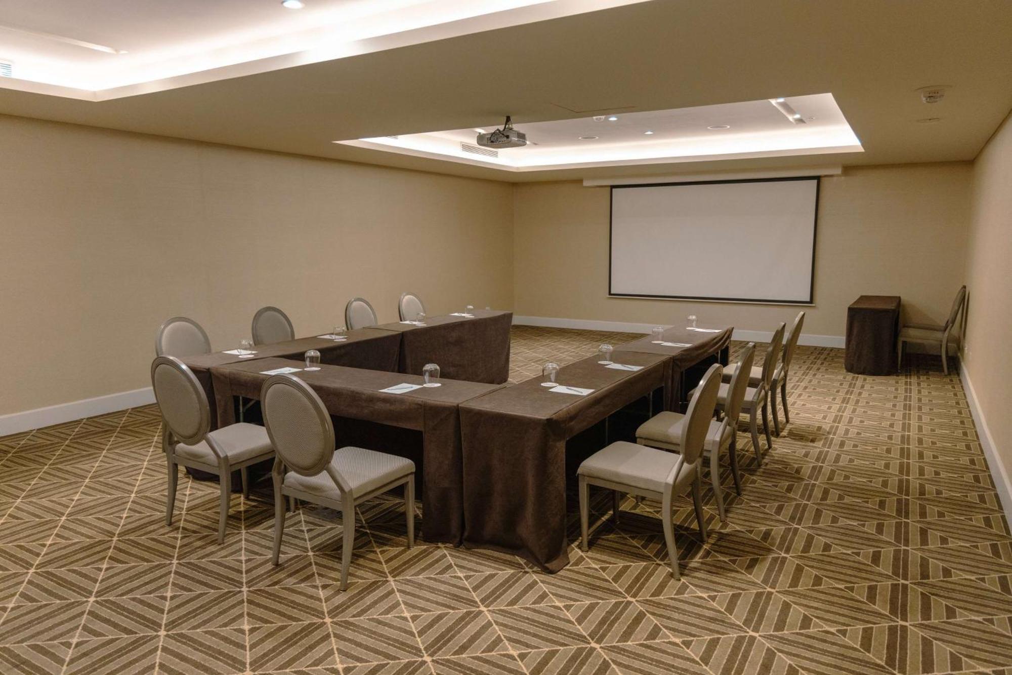 Bristol Panama, A Registry Collection Hotel Exteriör bild A meeting room