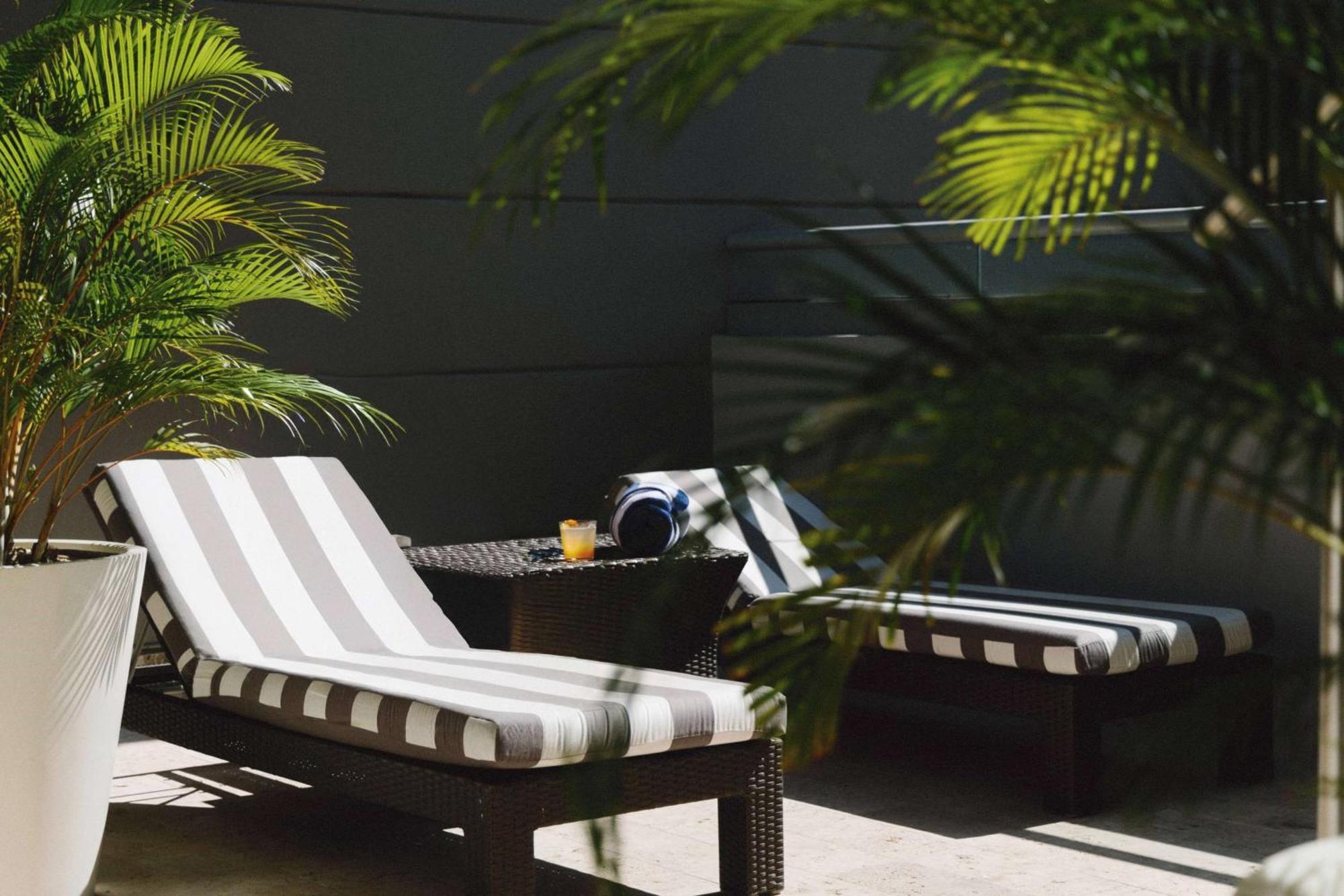 Bristol Panama, A Registry Collection Hotel Exteriör bild The pool at the hotel